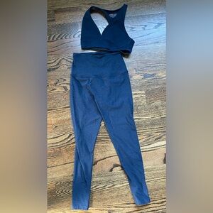 Beyond Yoga set in size small. Excellent condition.